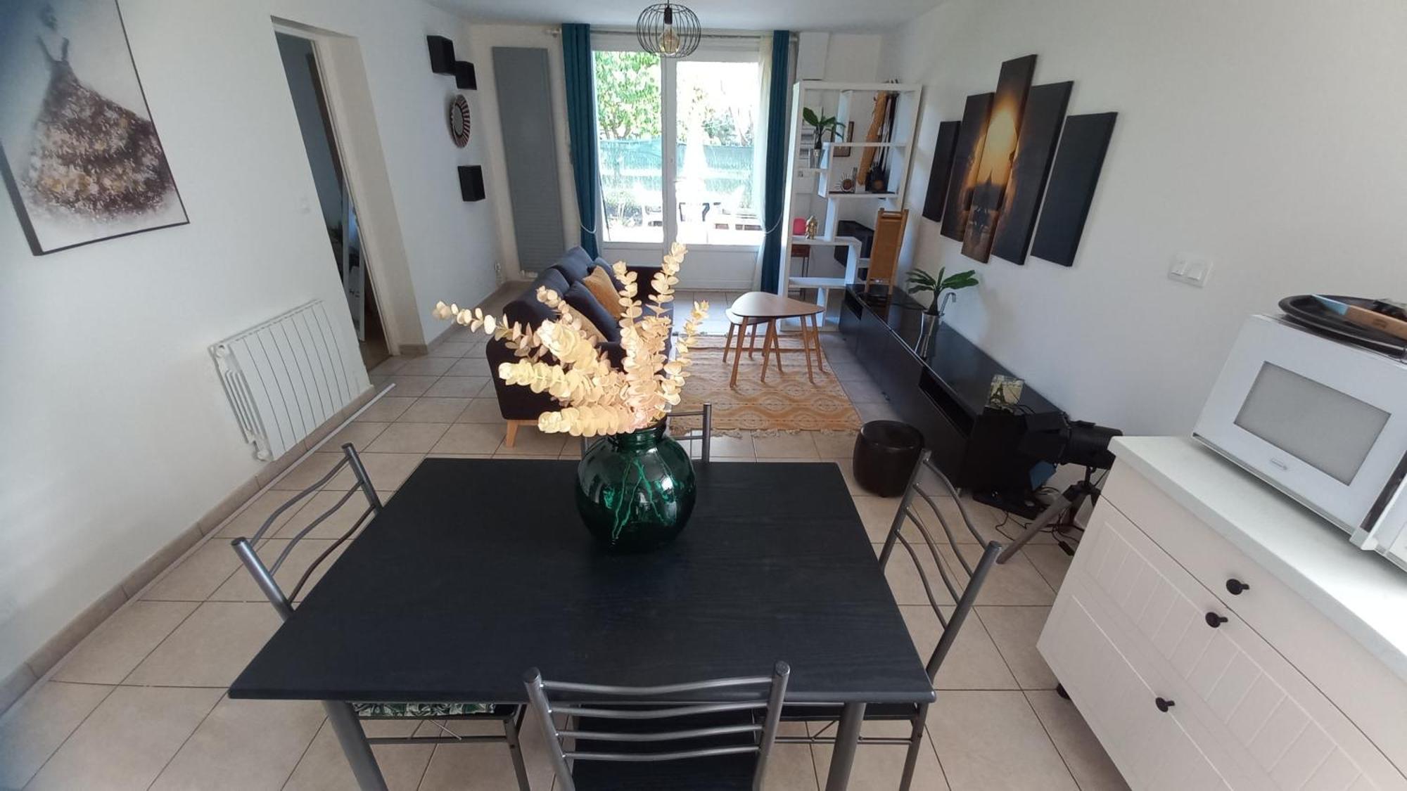 Plaisir Des Pres - Appartement T3, Jardin, Parking Chaponost Exterior foto